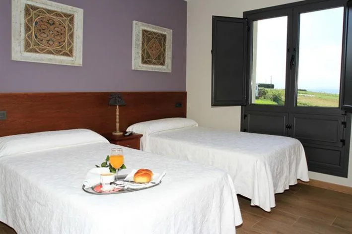 Deluxe Double Room - 2 beds — Albergue Restaurante Casa Herminia