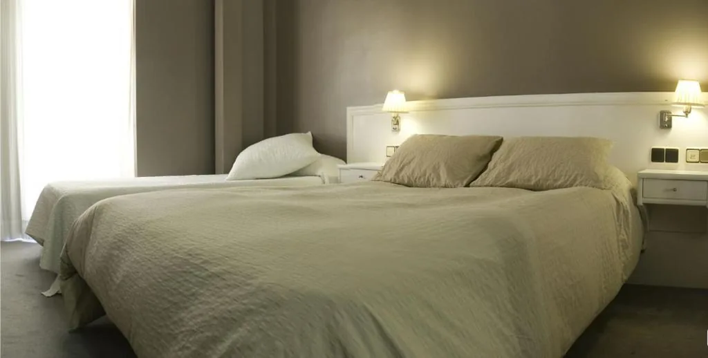 トリプルルーム — Albergue Revolutum Hostel