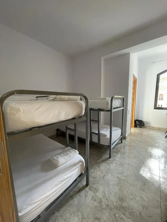 Classic Quadruple Room — Albergue Rosa Molas