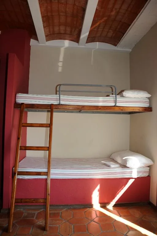 Camera condivisa mista con 6 letti — Albergue Rural de Guara