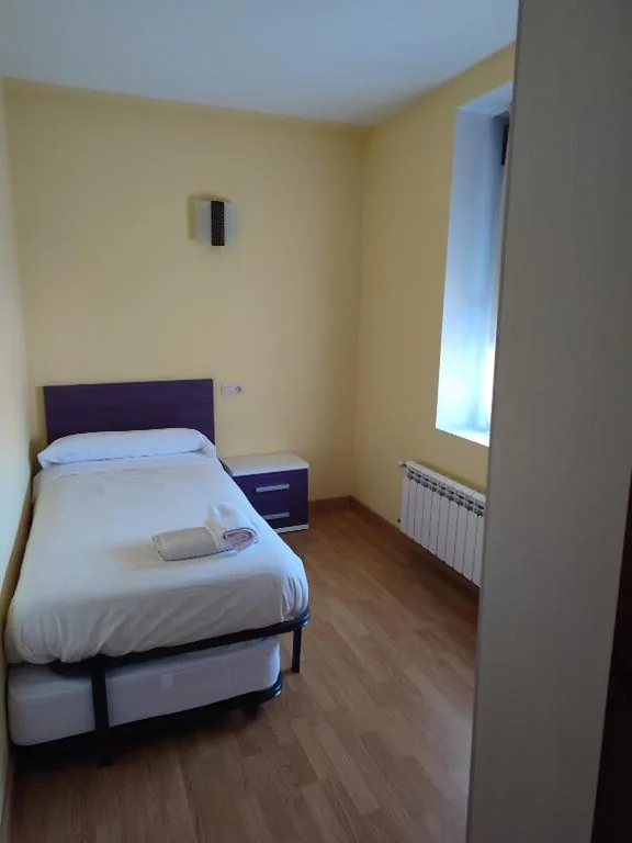 Doppelzimmer — Albergue rural l'Almada de Yebra