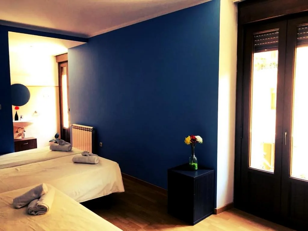 Familienzimmer mit eigenem Bad — Albergue rural l'Almada de Yebra