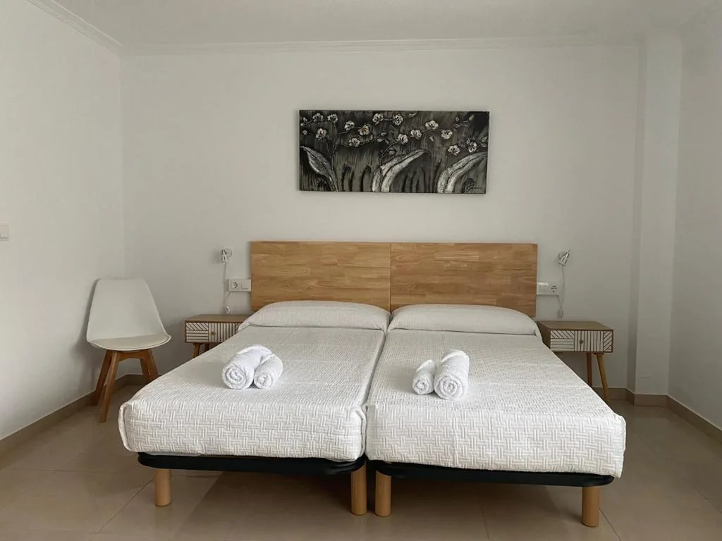 Camera quadrupla con bagno privato — Albergue San Pedro