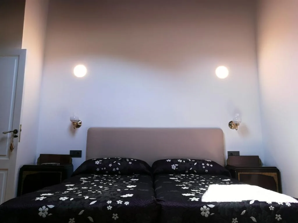 Habitación Triple con baño compartido — Albergue Savior