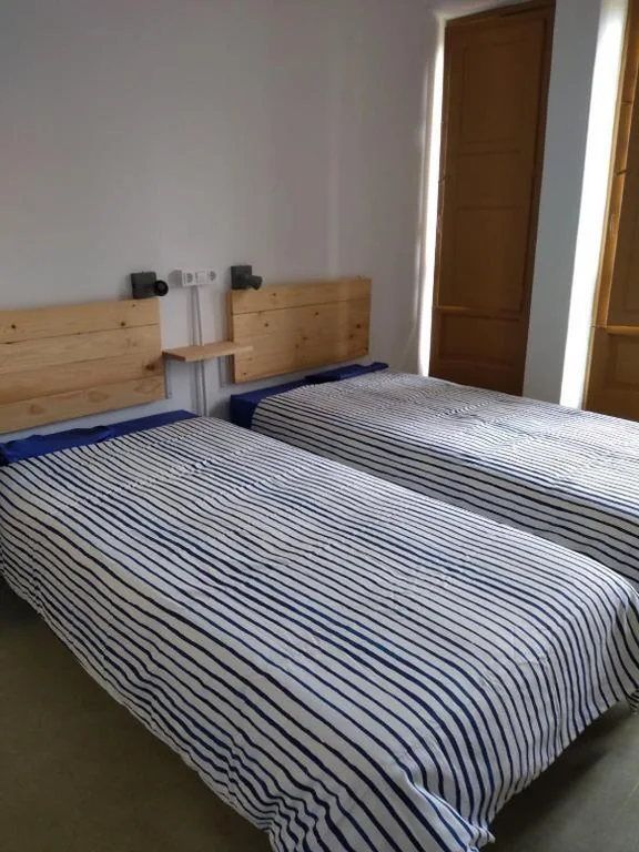 Standardzimmer mit Gemeinschaftsbad – 2 Betten — Albergue Seminario Menor