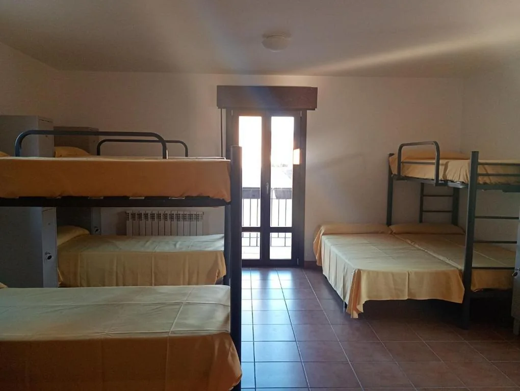 Gemischter Gemeinschaftsschlafsaal — Albergue Sierra De Leyre