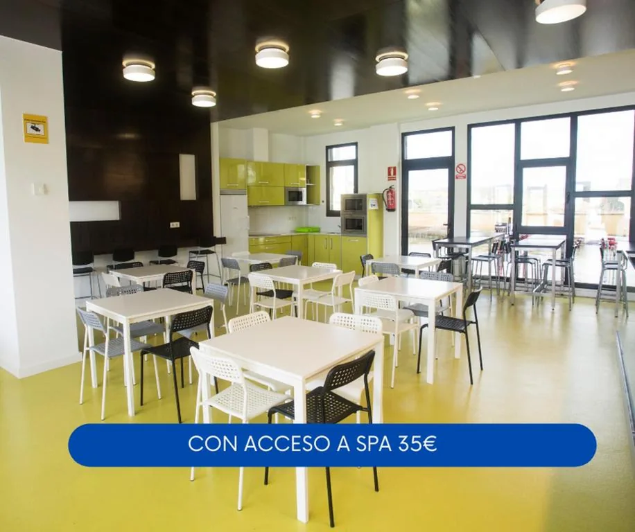 Dormitorio condiviso misto da 36 posti — Albergue Spa Cruceiro de Pedrouzo