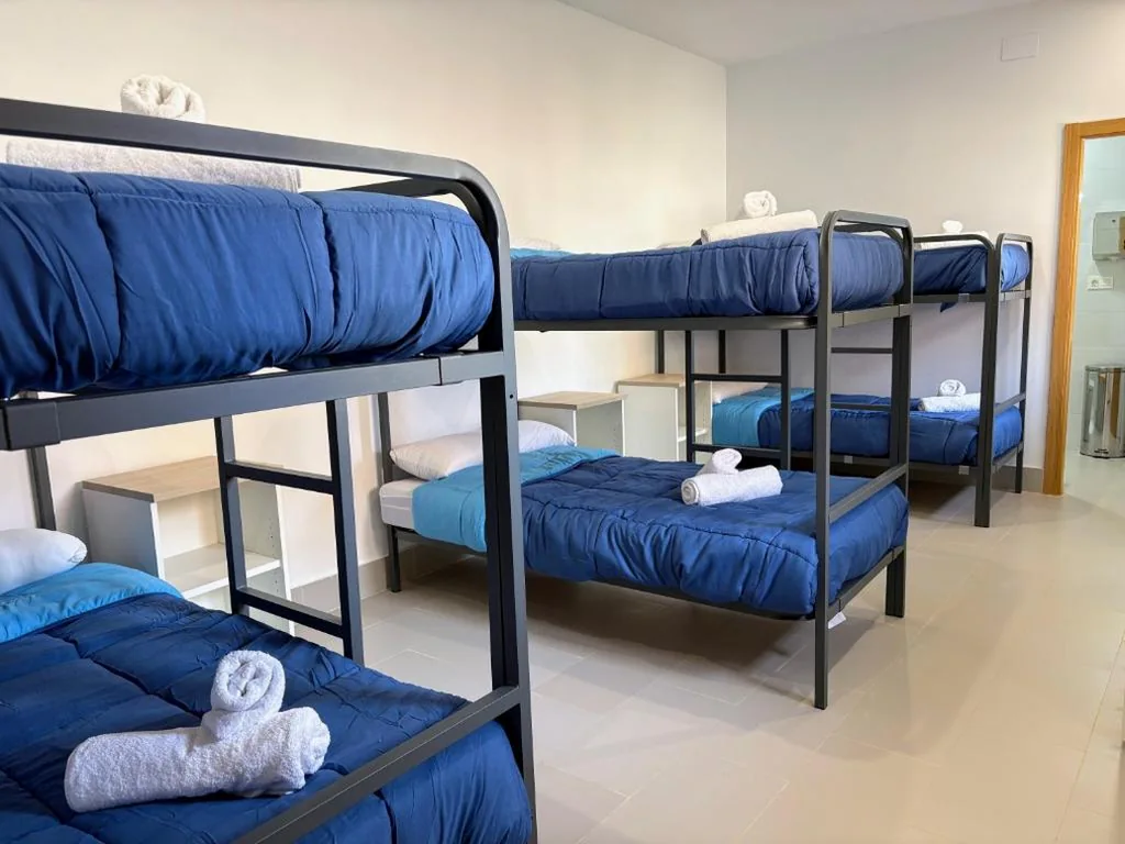 Posto letto in dormitorio condiviso misto da 6 posti letto — Albergue Tierras de Frontera
