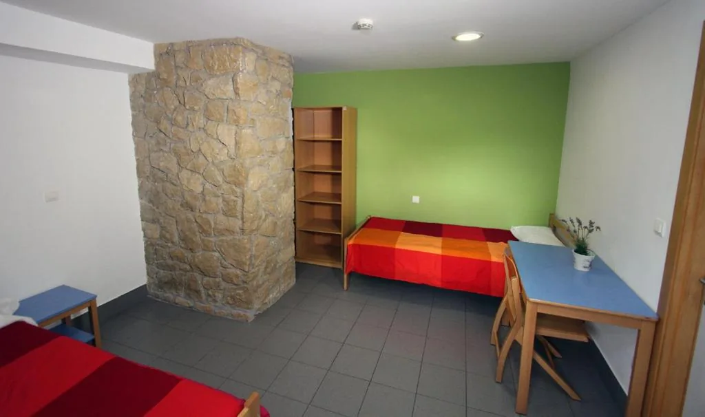 Camera doppia con 2 letti — Albergue Trinkete Etxea