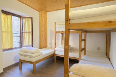 Albergue Tritón - Villanúa — foto 2