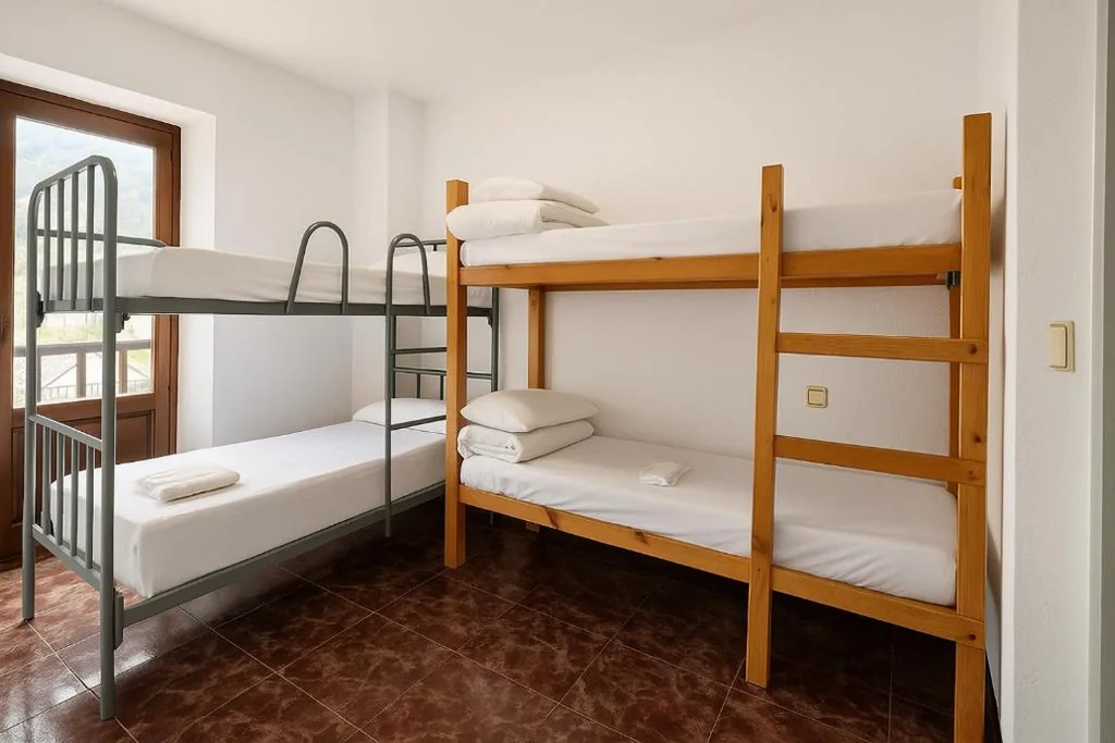 Letto singolo in dormitorio condiviso da 6 posti — Albergue Tritón - Villanúa