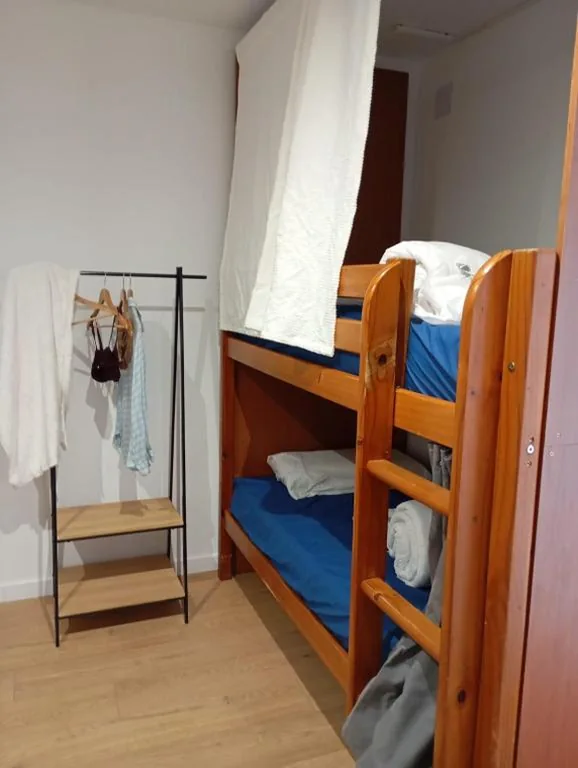 Letto a castello in dormitorio misto — Albergue Turistico En Armenteira A Fragua do Ferreiro