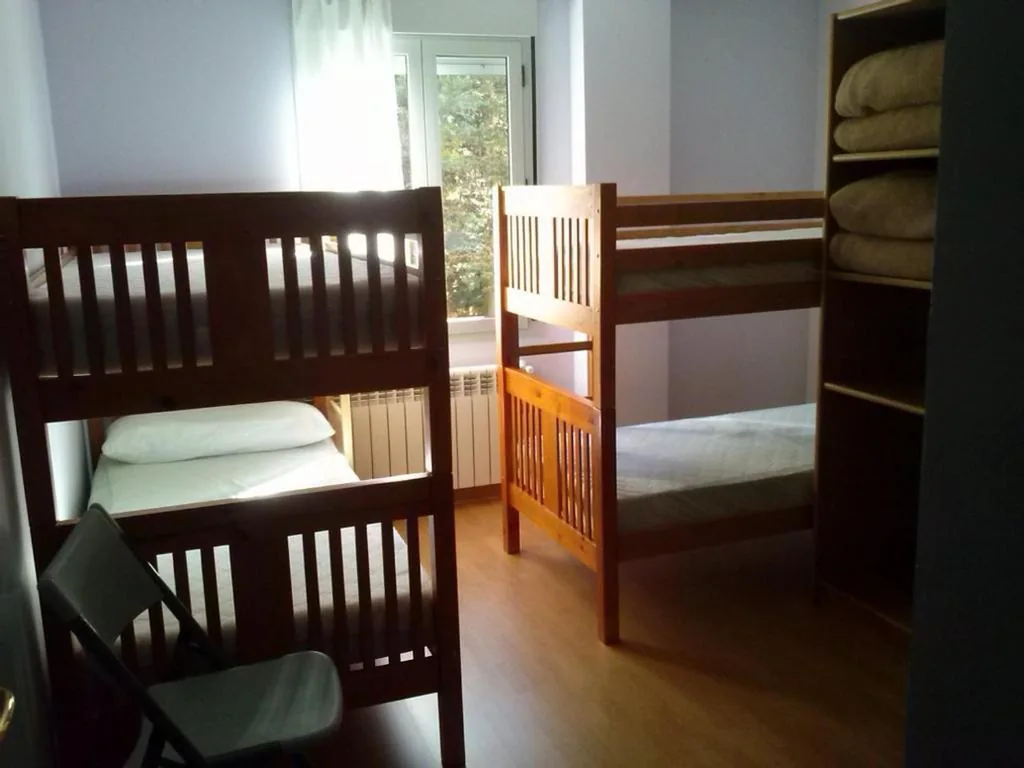 Vierbettzimmer — Albergue Turístico Rio Aragon