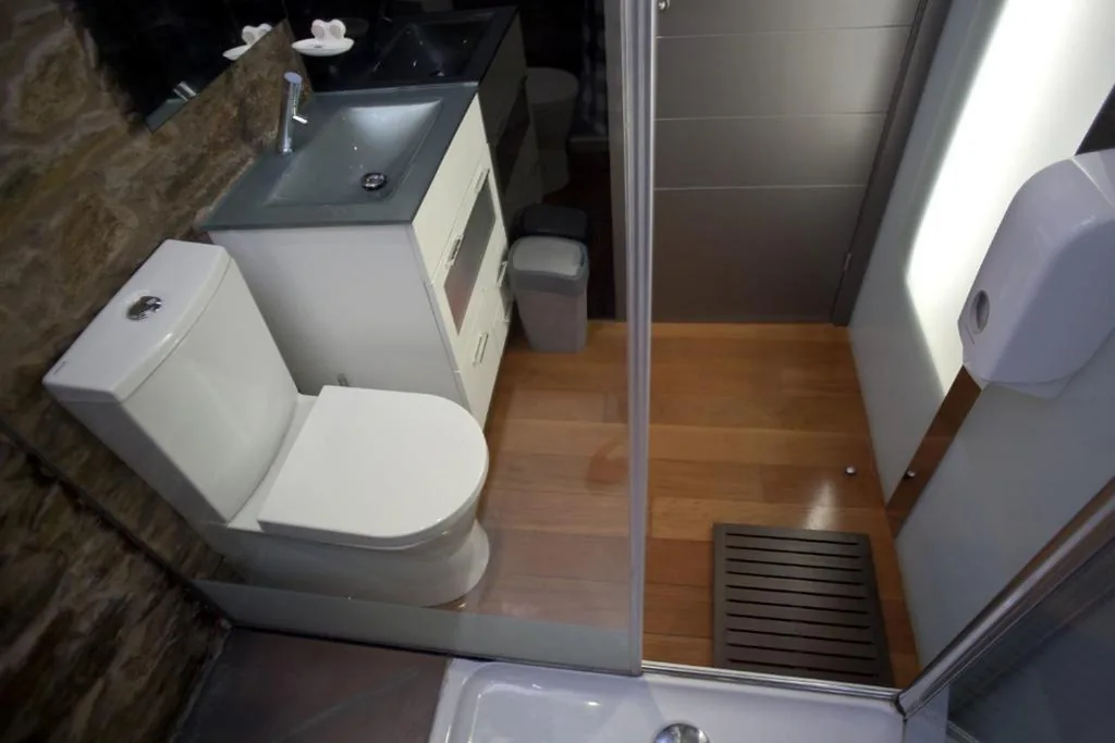 Doppelzimmer mit Zustellbett — Albergue Turistico Salceda