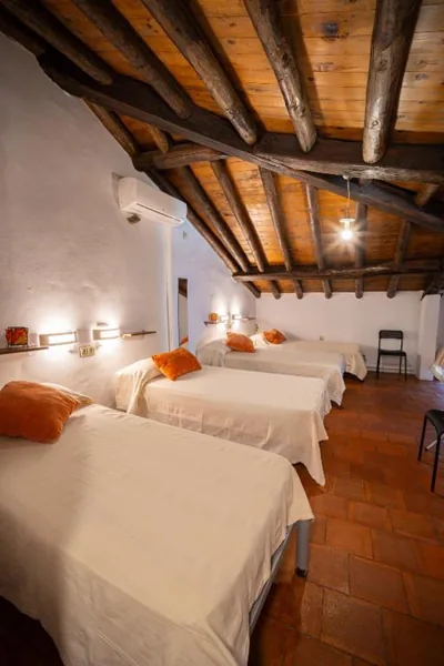 Albergue Turístico "San Blas" I Hospedaje en Vía de la Plata I Oliva de Plasencia — foto 6