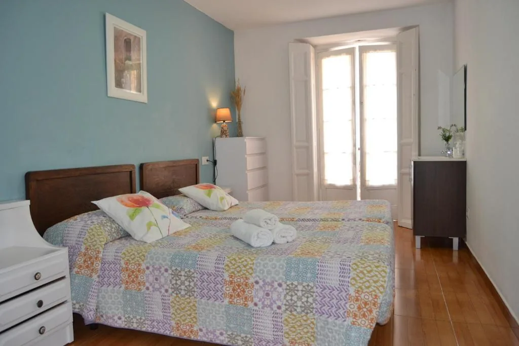 Camera doppia con bagno in comune - 2 letti — Albergue Valle del Nonaya