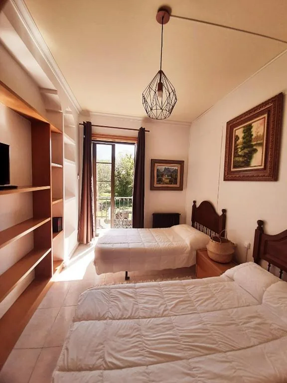 Habitación Doble con baño compartido - 2 camas — Albergue Villa San Clemente