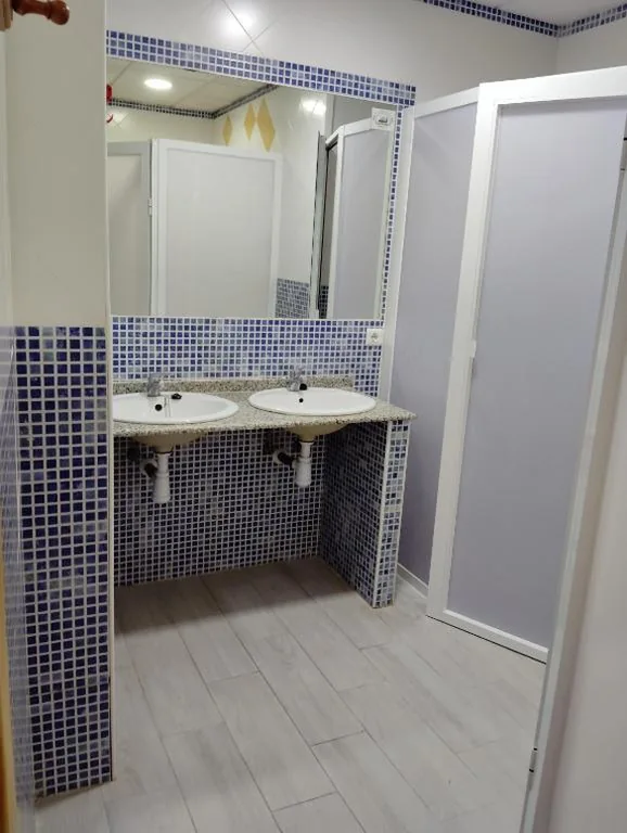 Chambre familiale — AlbergueRojoPlata