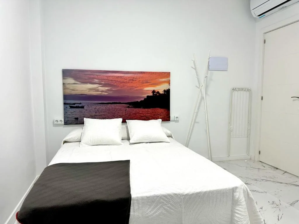 Doppelzimmer mit eigenem Bad — Alcalá Retreat: Ocean View & Modern Comfort