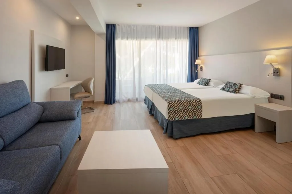 双人间 — Alcanada Golf Hotel