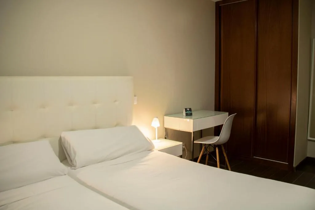 Camera doppia standard - 1 o 2 letti — Alda Alborán Rooms