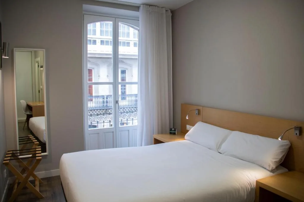 Camera doppia superior con terrazza - 1 o 2 letti — Alda Alborán Rooms