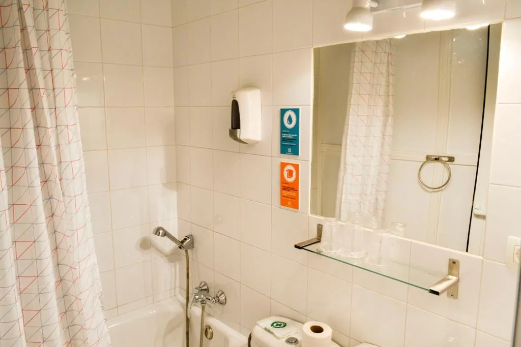 Habitación Triple — Alda Centro León