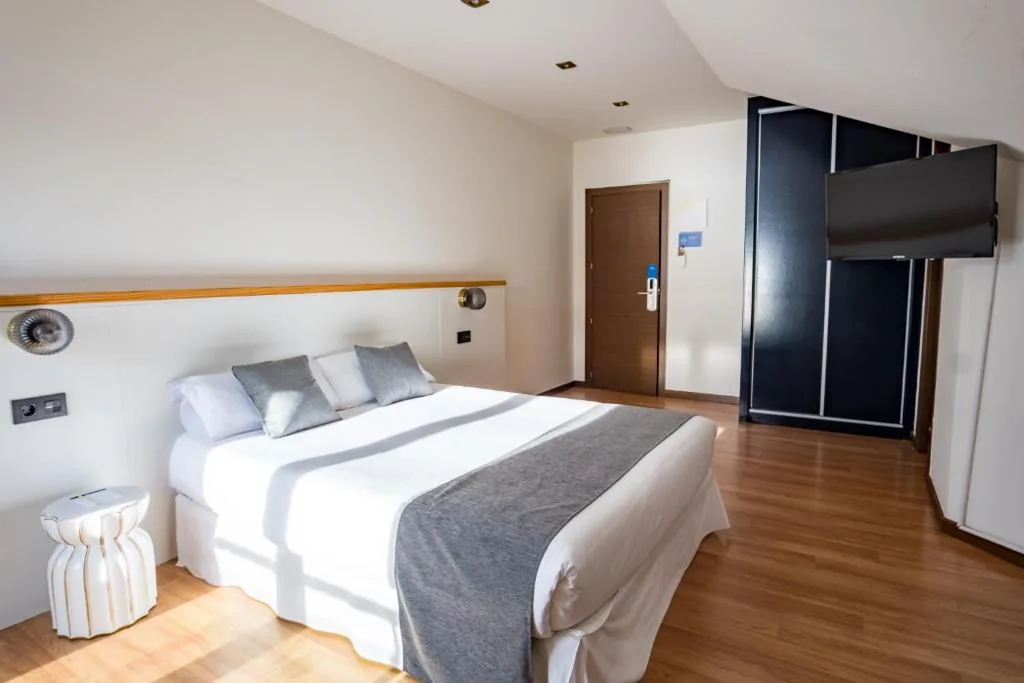 Habitación Doble Deluxe con vistas al mar — Alda Corcubión