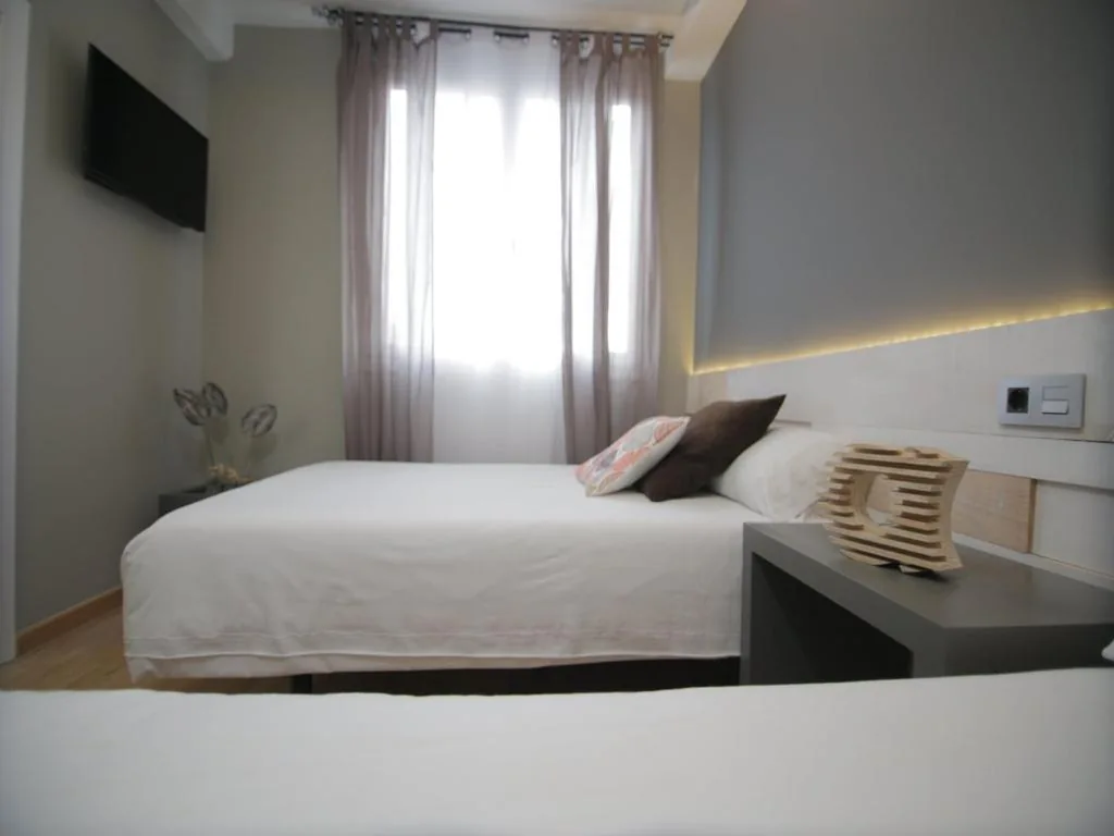 Camera doppia con letto supplementare - 1 o 2 letti — Alda Estación Vigo