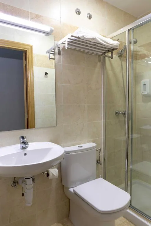 Chambre double supérieure - 1 ou 2 lits — Alda Estella Hostel