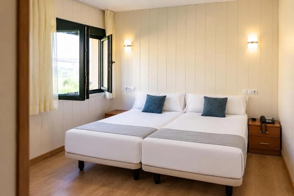 Tweepersoonskamer met 2 bedden — Alda Fogar do Mariñeiro