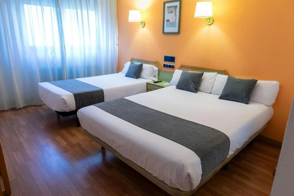 Habitación Triple — Alda Guijuelo