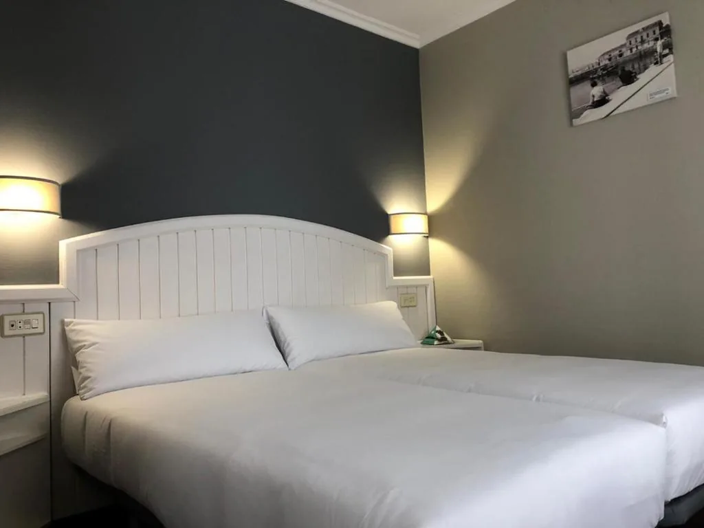 Habitación Doble Económica - 1 o 2 camas — Alda Miramar Rooms