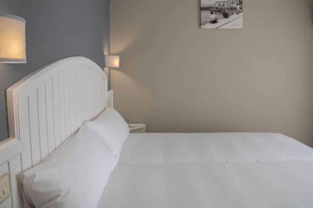 Habitación Doble Estándar - 1 o 2 camas — Alda Miramar Rooms