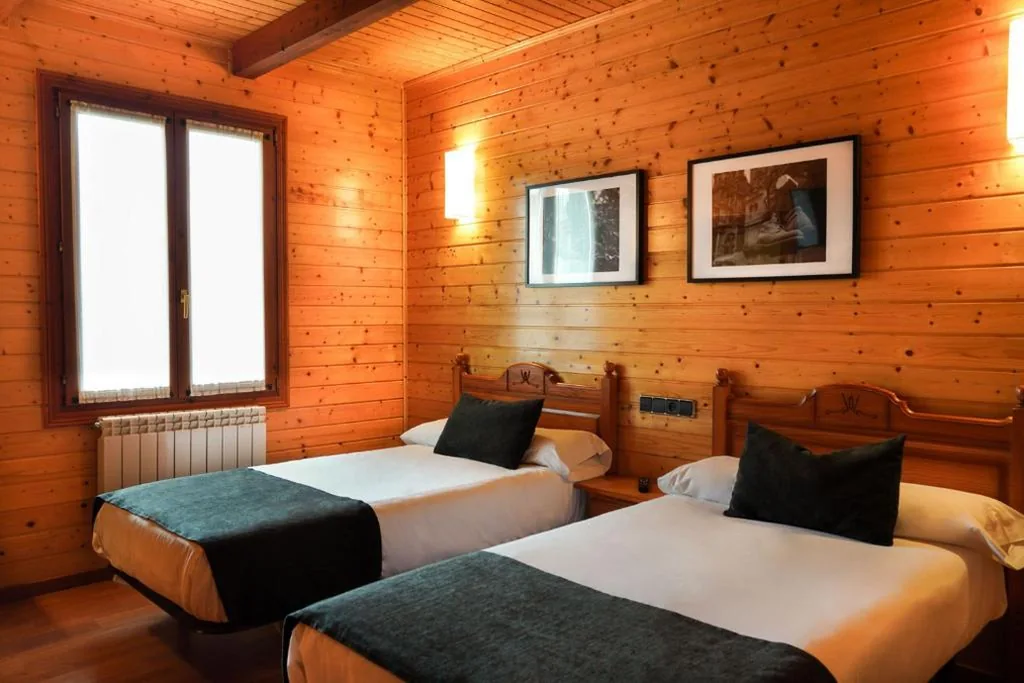Standard-Doppelzimmer mit Gartenblick – 2 Betten — Alda Palas de Rei
