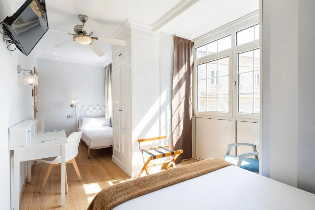 Triple Room — Alda Puerta Del Sol