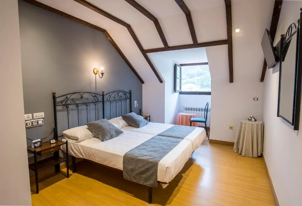 Habitación Doble Económica - 1 o 2 camas — Alda Puerto Calderón