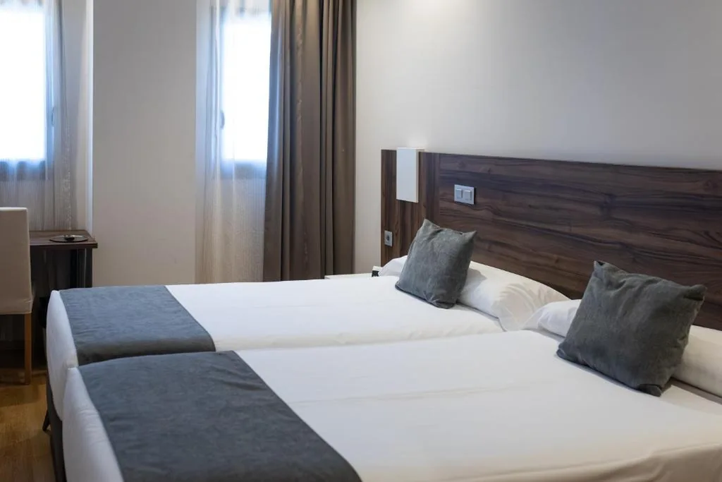 Quarto Duplo Económico - 2 camas — Alda Ruta Castilla