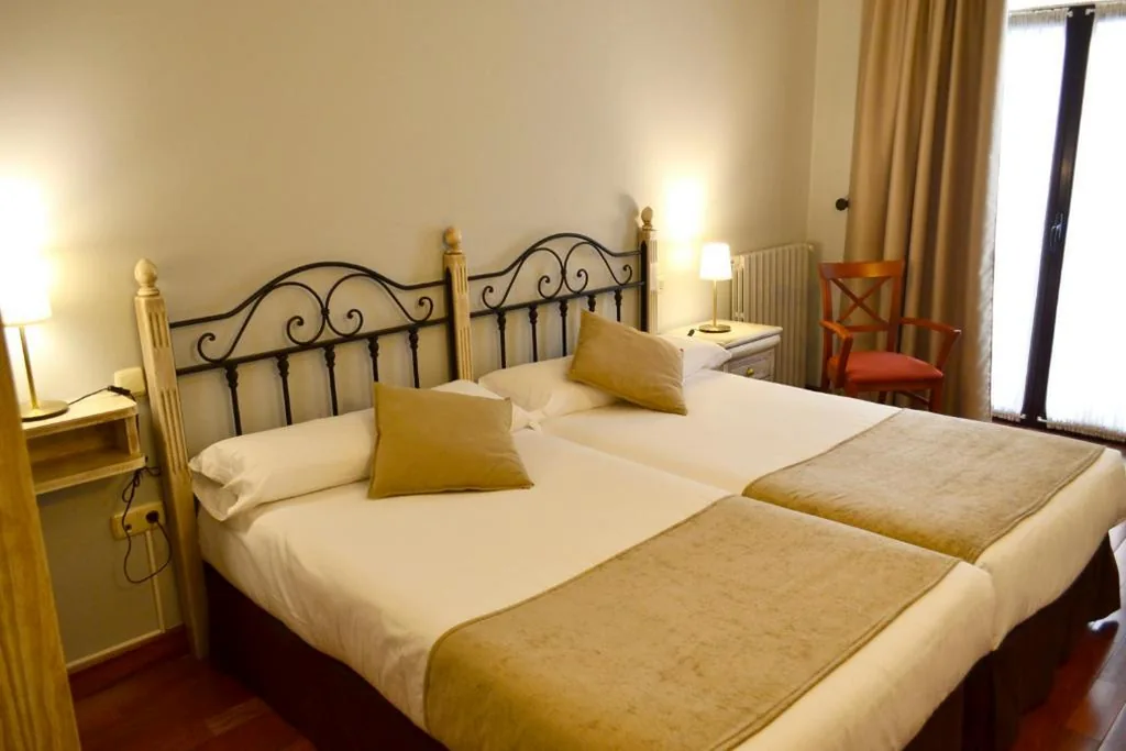 Habitación Doble Estándar - 2 camas — Alda Vía León