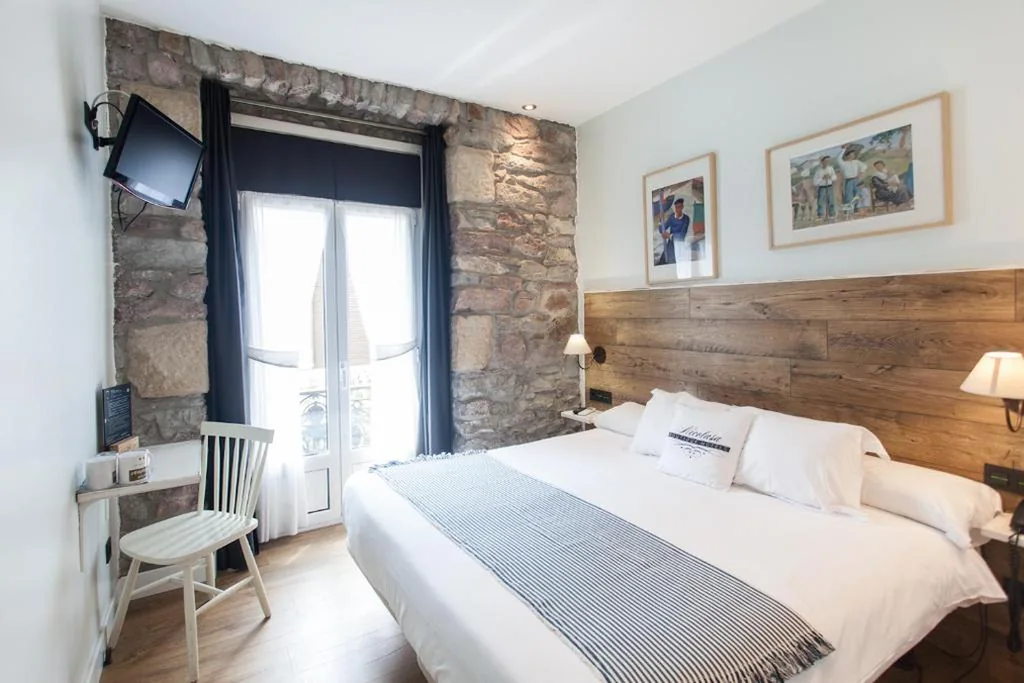 Habitación Doble con balcón - 1 o 2 camas — Aldamar