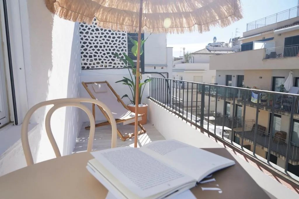 Habitación Doble Deluxe con balcón — Aldara Sitges