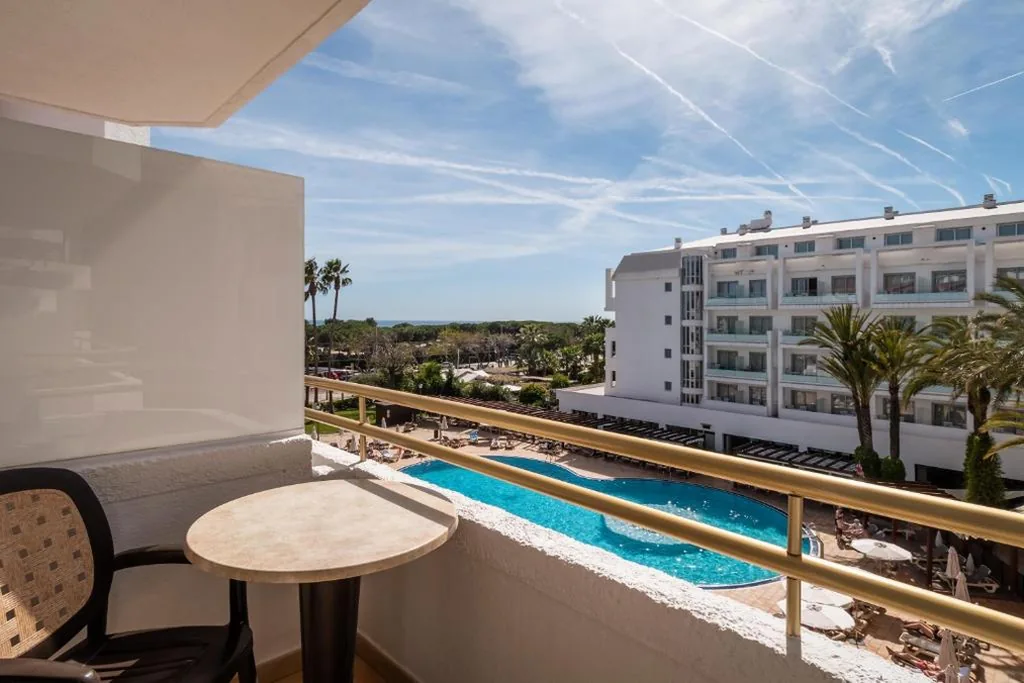 眺望付きトリプルルーム — ALEGRIA Florida & Spa