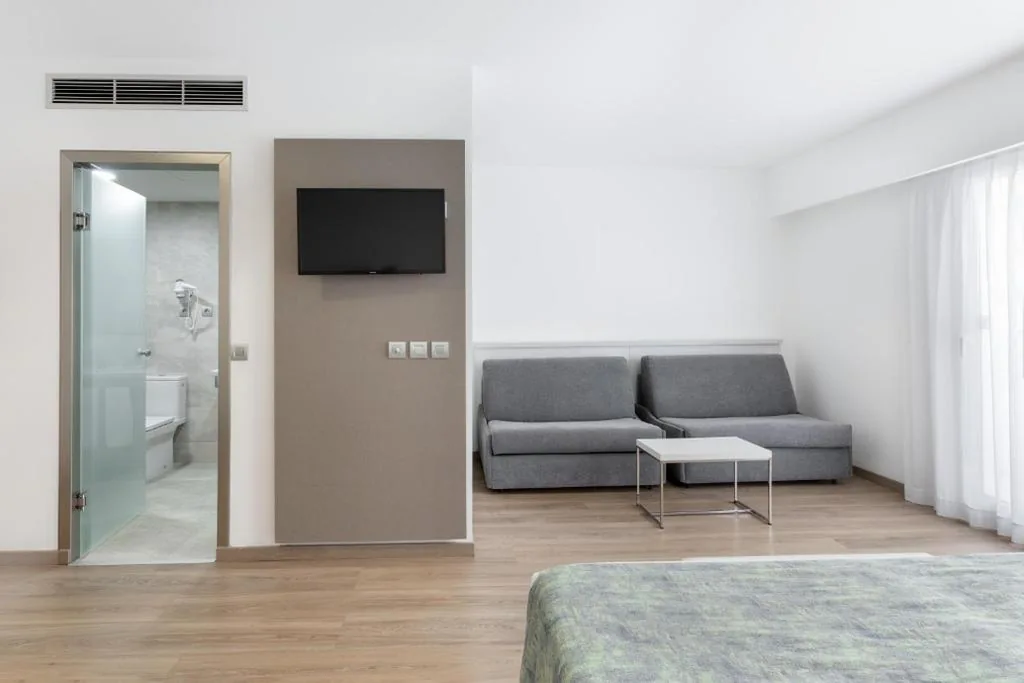 Habitación Familiar — Alexandre Troya
