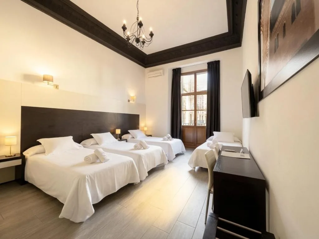 Habitación cuádruple — Alhambra Suites