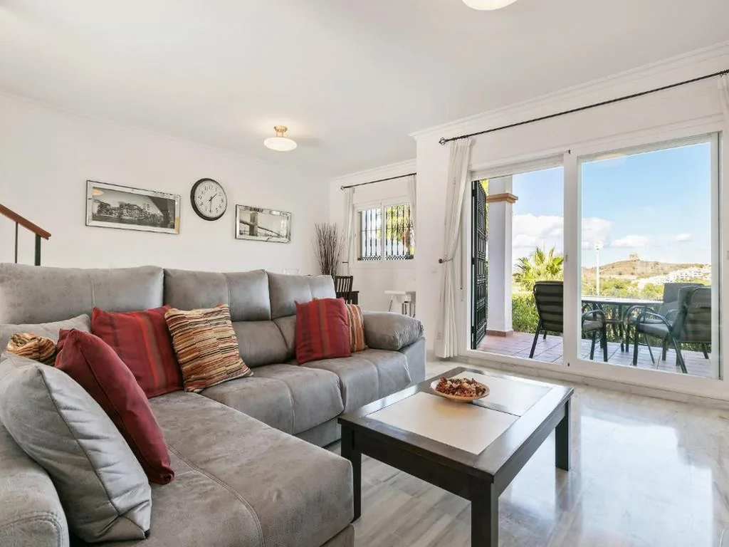Alhaurín Villa with Terrace