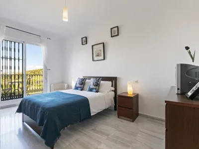Alhaurín Villa with Terrace — foto 4