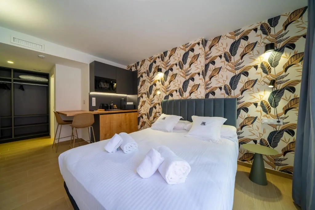 Habitación Doble con terraza — Alicante Smart Accommodation
