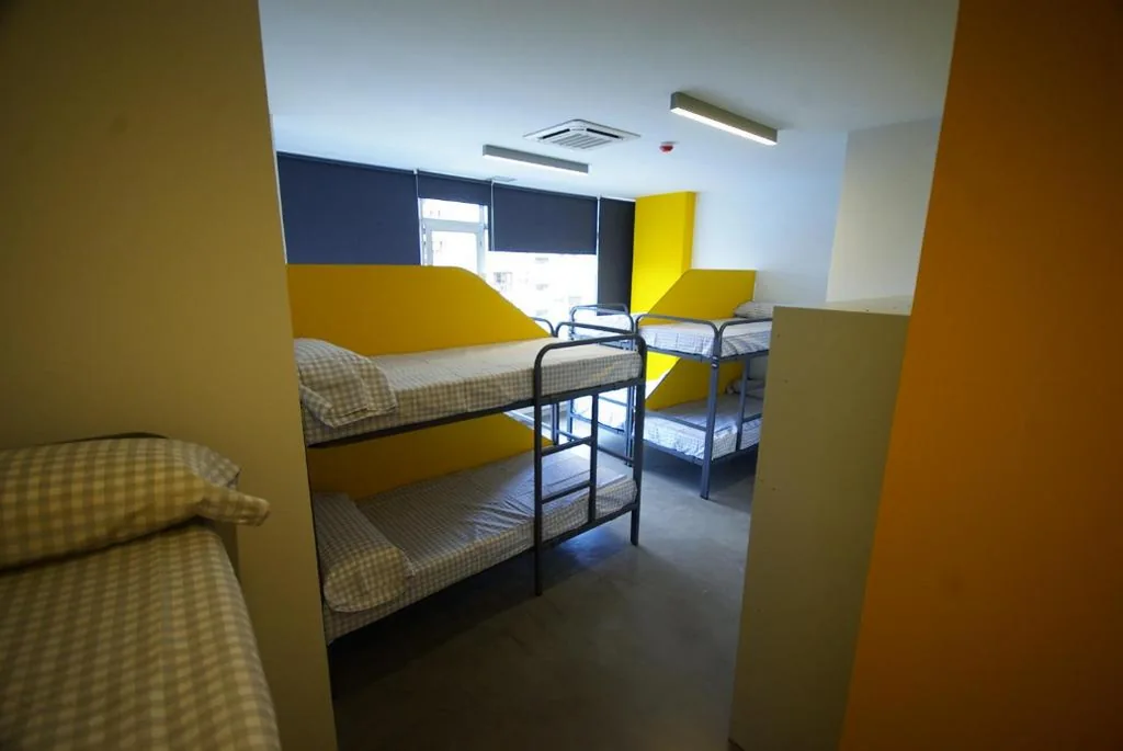 Bed in gemengde slaapzaal met 10 bedden — All Iron Hostel