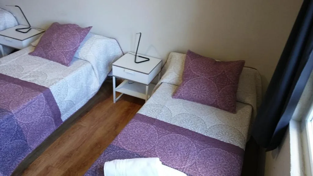 Habitación Estándar con baño compartido - 2 camas — Alma del Camino - Rooms & Albergue