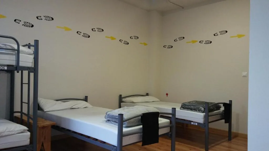 Habitación Familiar Estándar — Alma del Camino - Rooms & Albergue